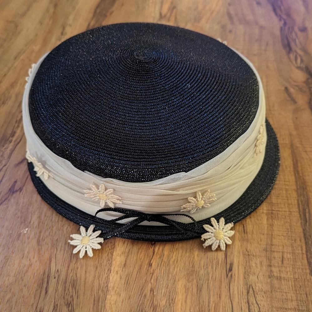 Vintage 50s 60s Black Daisy Hat